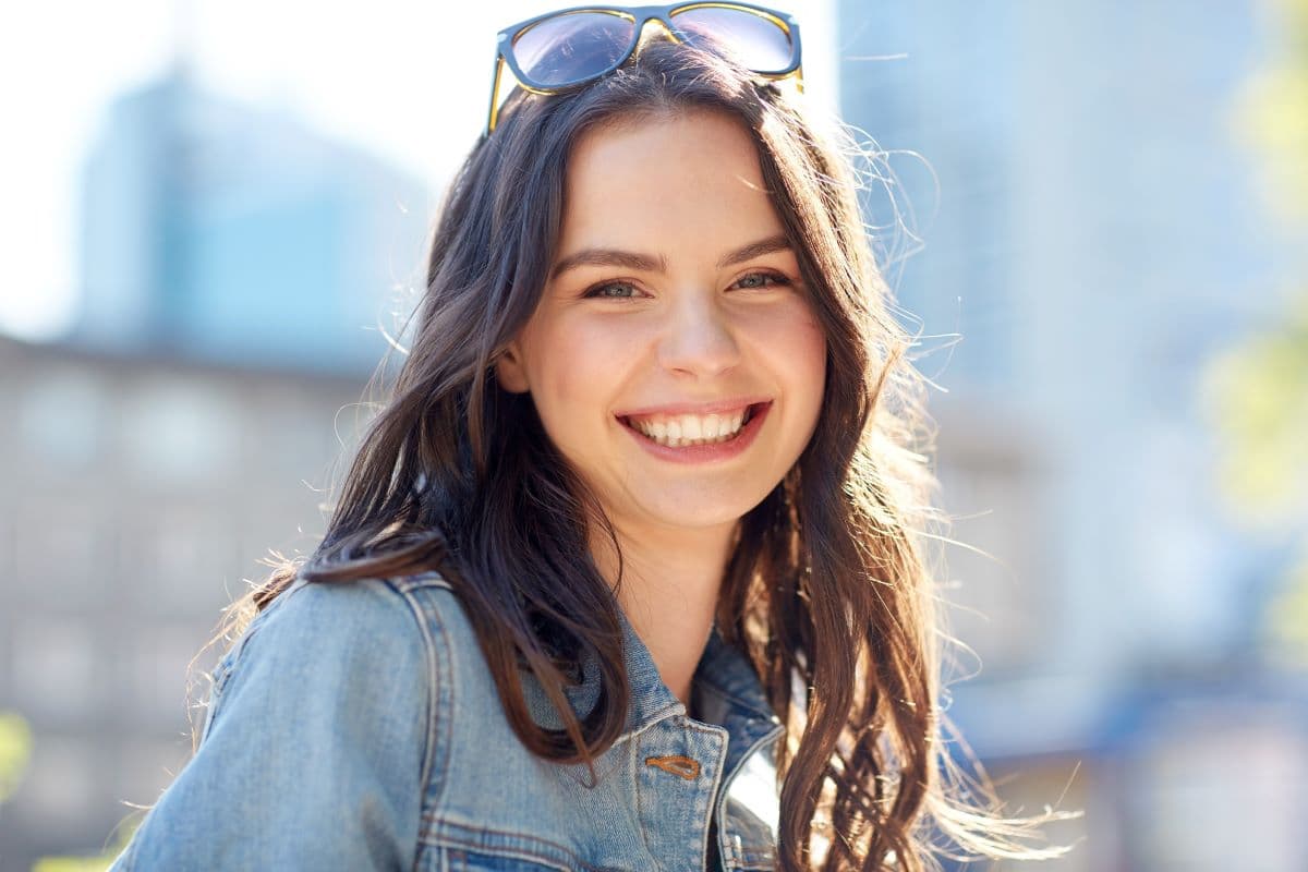 Why Does the Base Shade of Your Natural Under-Dentin Affect the Final Look of a Composite Veneer?