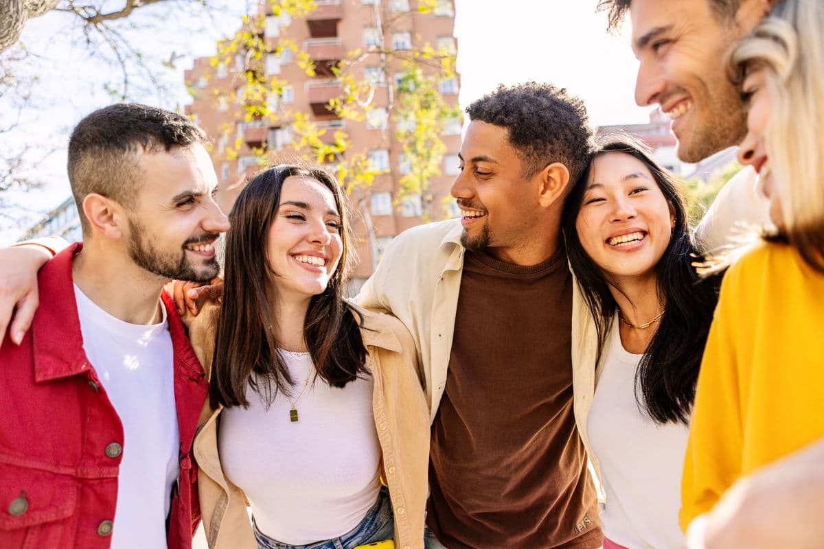 What Should You Expect During a Private Oral Health Screening That Checks Your Tongue and Soft Tissues?