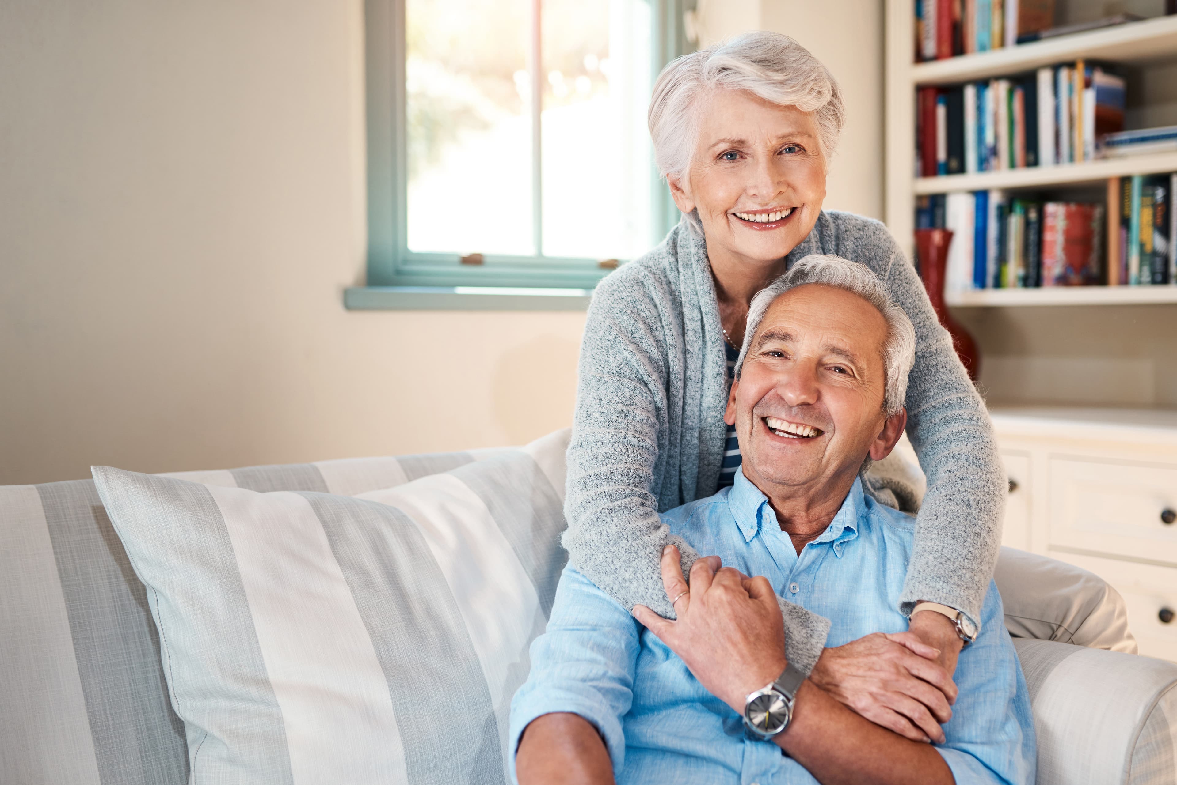 How to Practise Reading Aloud at Home to Help You Speak More Clearly With a New Full Denture