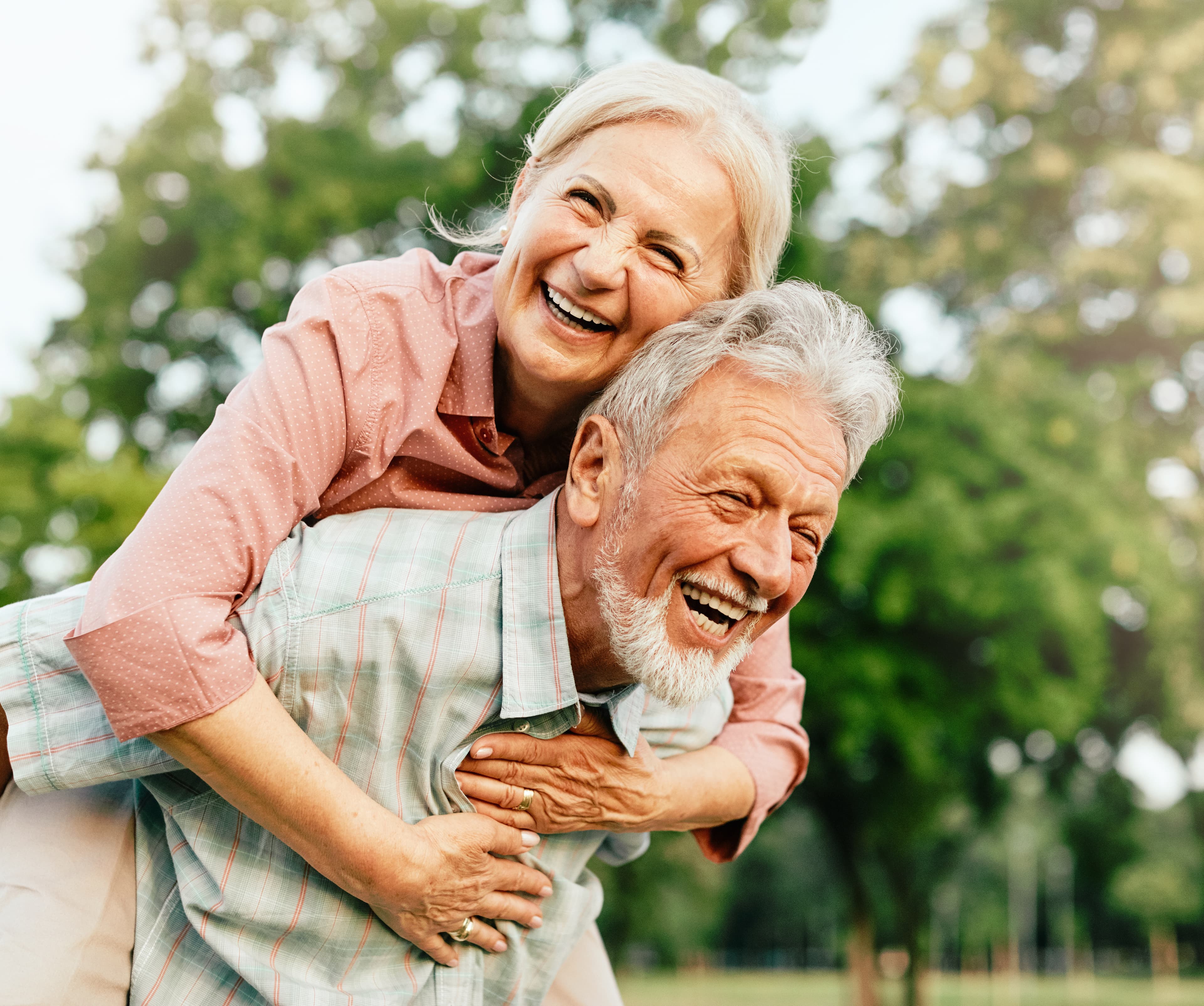 What Causes Removable Dentures to Lose Their Factory Shine, and How Can a Dentist Help Improve It?